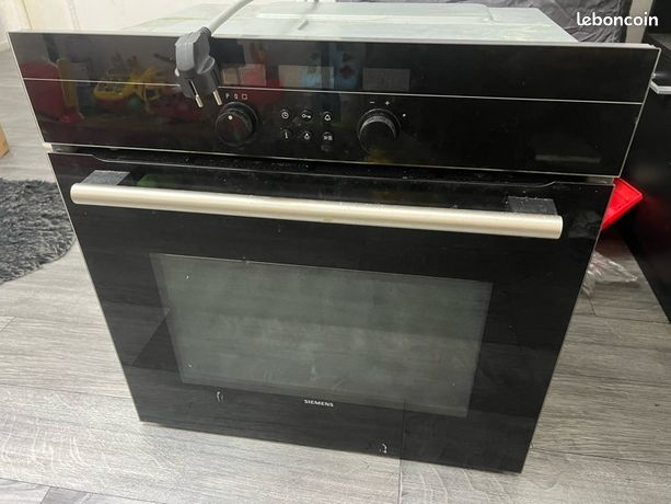 Four encastrable Siemens HB760650F pour pièces