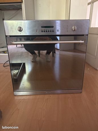 Four encastrable SMEG