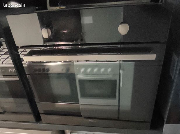 Four encastrable Whirlpool