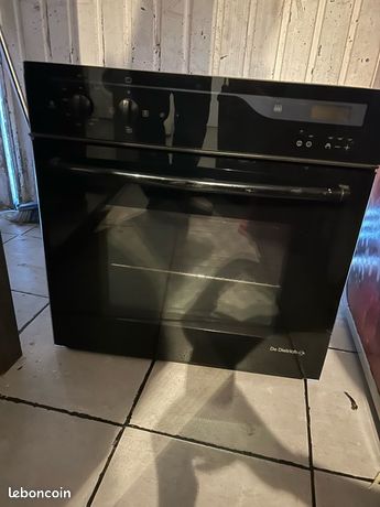Four encastrer à gaz