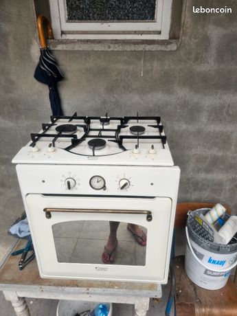 Four et plaque au gaz