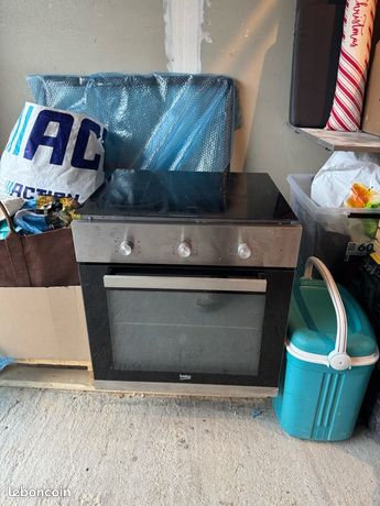 Four et plaque de cuisson vitrocéramique