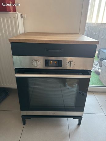 Four hotpoint + meuble Amsterdam