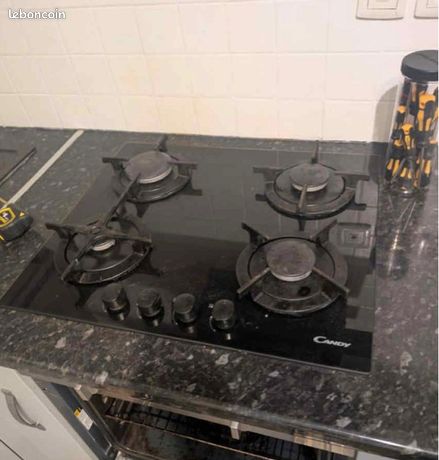 Four hotte et plaque