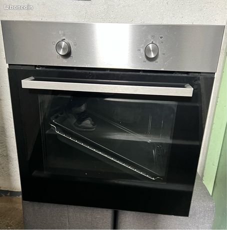 Four IKEA Design moderne et excellent état