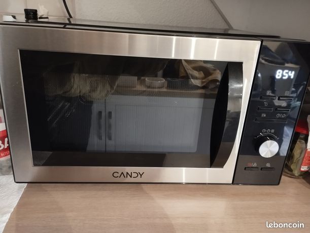 Four micro onde combiné de la marque Candy