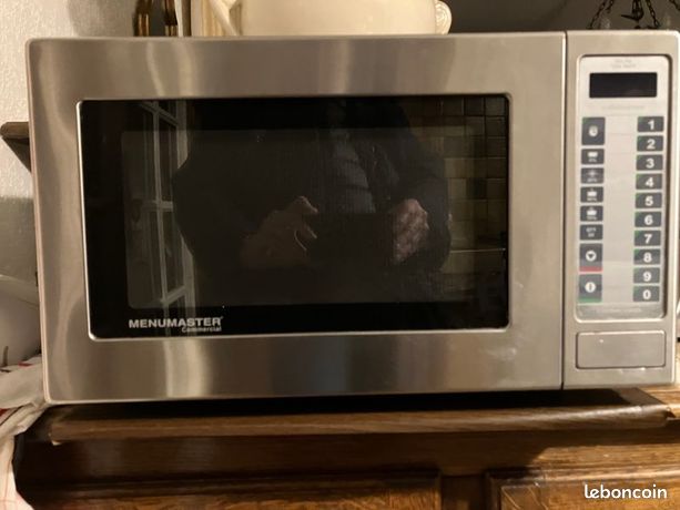 Four micro onde professionnel menumaster professionnel del 10e en bon état