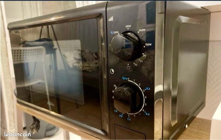 Four micro ondes avec grill