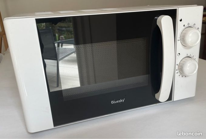 Four micro-ondes Bluesky