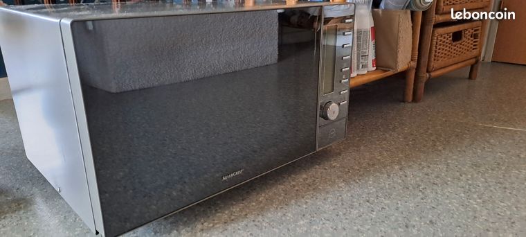 Four micro ondes grill