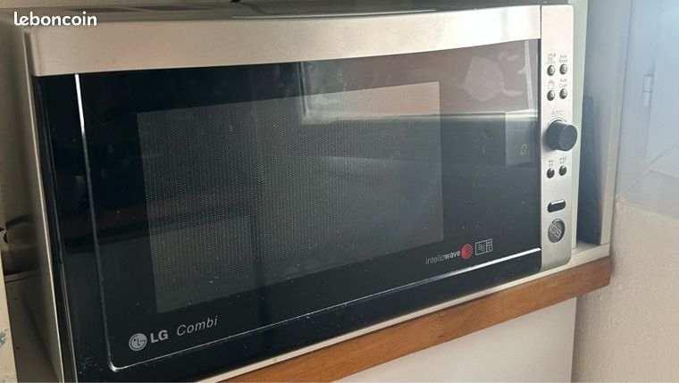 Four micro-ondes LG