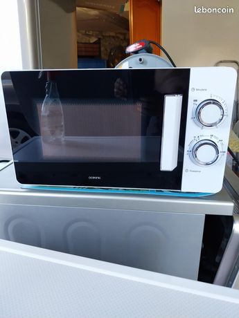 Four micro-ondes OCEANIC