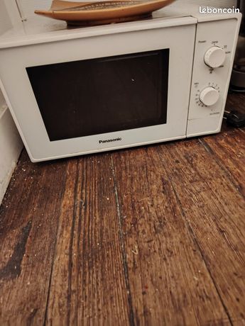 Four micro-ondes Panasonic