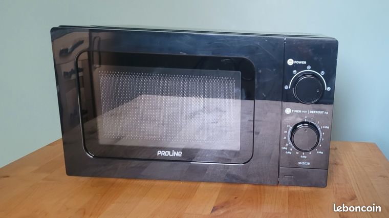 Four micro-ondes Proline SM202B noir