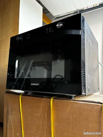 Four micro-ondes Samsung