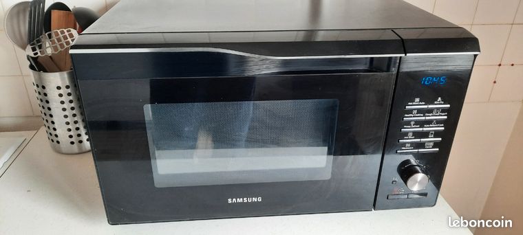 Four micro-ondes samsung