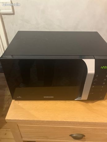 Four micro-ondes Samsung