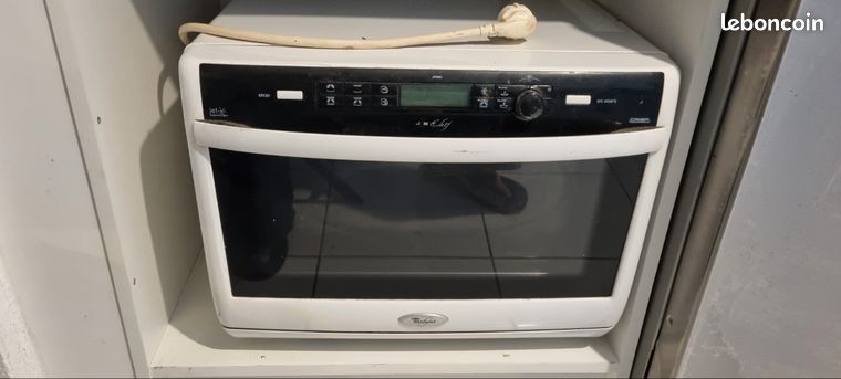 Four micro ondes Whirlpool JT368WH CRISP jet chef