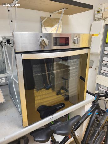 Four multifonction Pyrolyse INDESIT