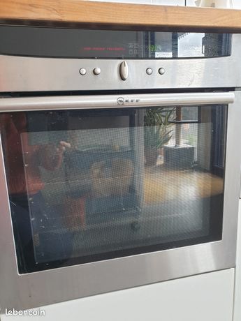 Four NEFF Encastrable chaleur tournante / Pyrolise seul ou en electromenager