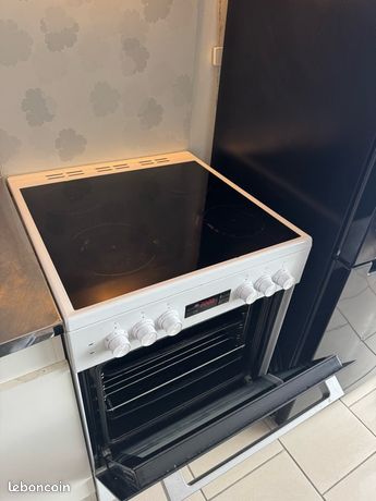 Four + Plaque de cuisson Beko