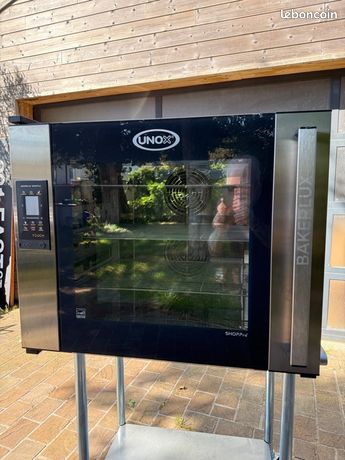 Four unox excellent etat