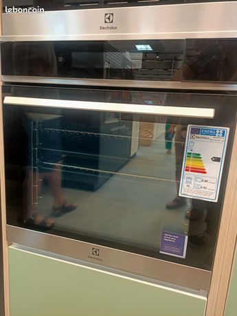 Four Vapeur ELECTROLUX EOA9S31CX SteamP , garantie 2 ans