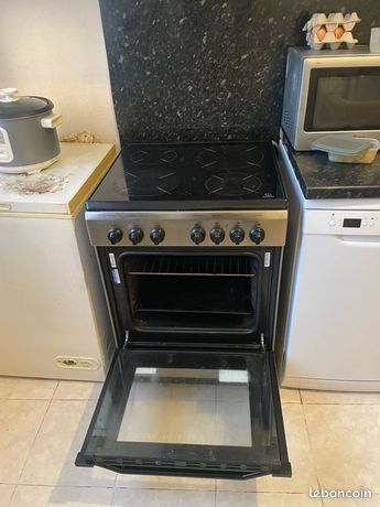 Four vitro céramique multifonctions