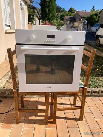 Four encastrable listo