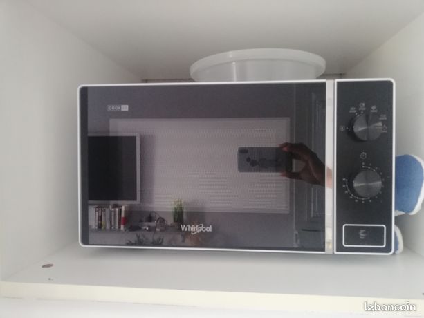 Four micro onde whirlpool quasi