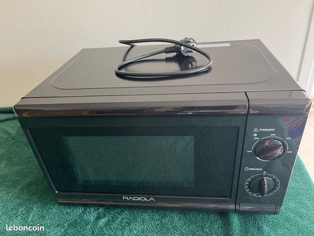 Four micro ondes Radiola 20l