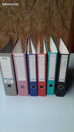 Fournitures scolaires : classeurs à petit prix