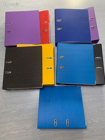 Fournitures scolaires - classeurs