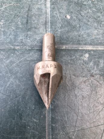 Fraise conique à chanfrein