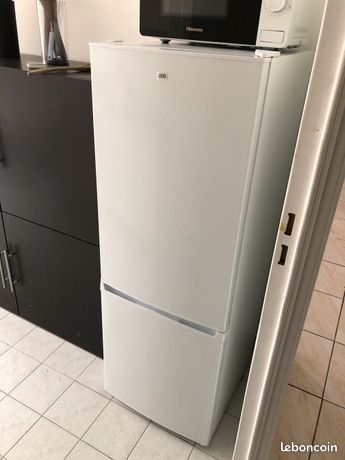Frigidaire avec congélateur