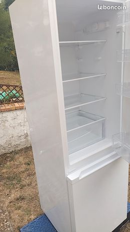 Frigo avec partie congélateur