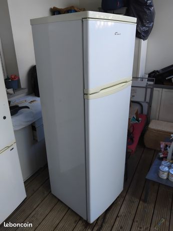 Frigo avec petit congélateur