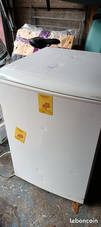 Frigo compact avec compartiment freezer