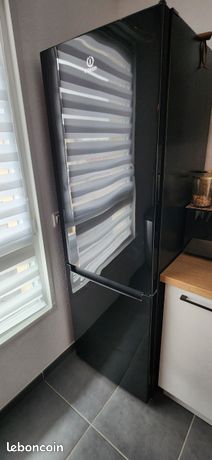 Frigo congelateur indesit très bon etat