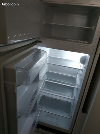 Frigo et congélateur encastrés fonctionnels + meuble d'encastrement