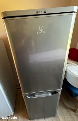 Frigo Indesit 150L + 56L congèle