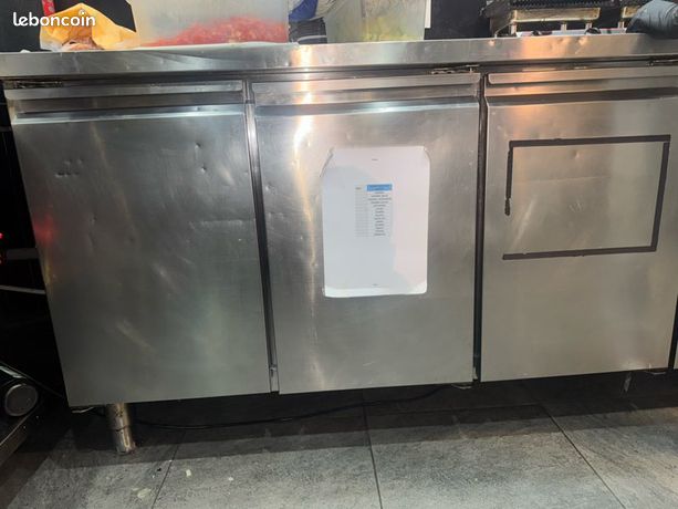 Frigo inox professionnel 3 portes table réfrigérée