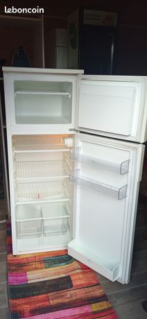 Frigo Réfrigérateur Congélateur 2 portes 220L