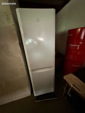Frigo réfrigérateur indesit