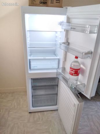 Frigo sharp