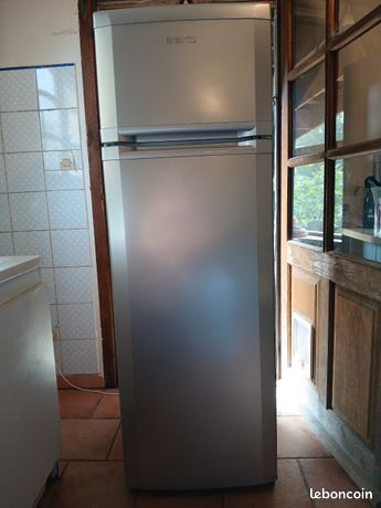 Frigo avec congélateur