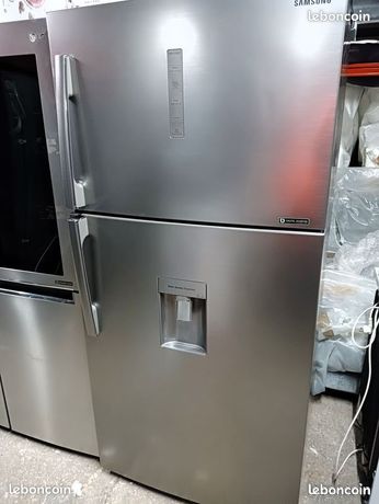 Frigo combiné led Samsung avec distributeur d'eau A+ 585L