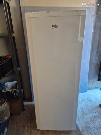 Frigo simple béko1.43 de haut
