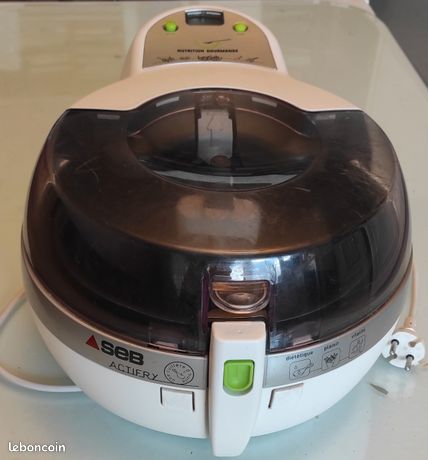 Friteuse électrique actifry sans l'huile SEB