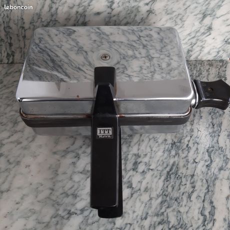 Gaufrier électrique ITT Nova vintage chromé Années 70 Testé et fonctionnel